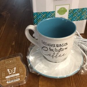 Brand New Scentsy Warmer and bars